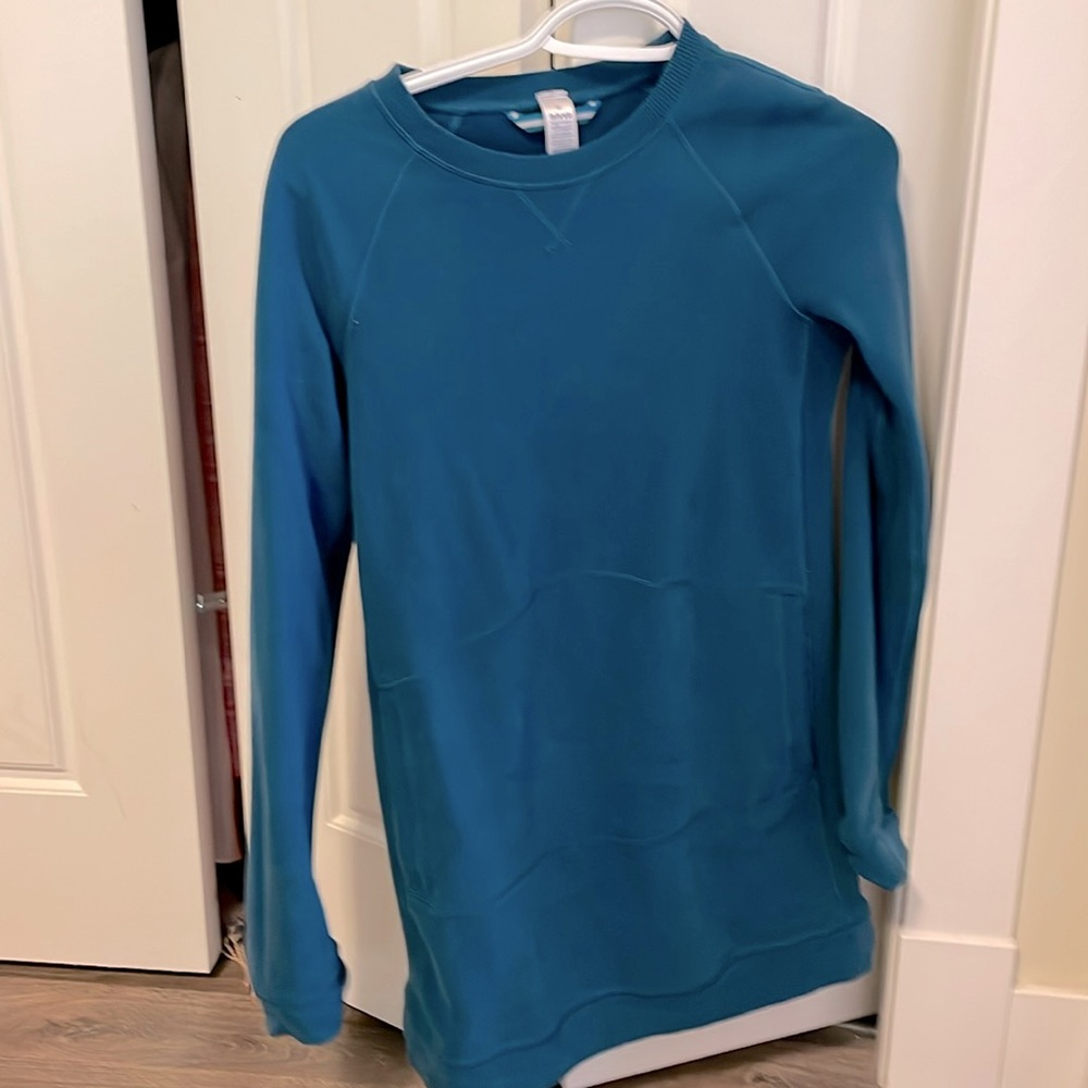Ivivva by Lululemon turquoise sweater/tunic